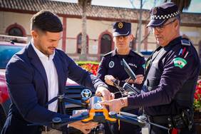Motril presenta el Plan Especial de Seguridad para las Cruces con la novedad del uso de un dispositivo dron